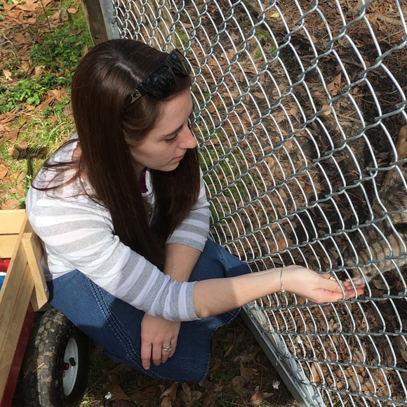 Meet your Posher, Kayla - Picture 1 of 1